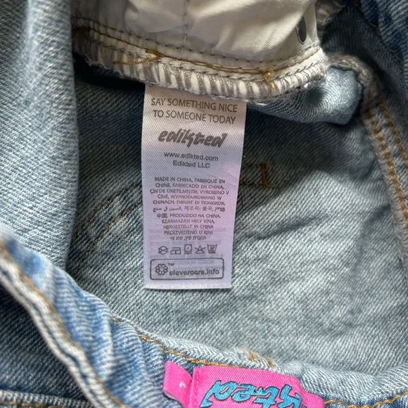 EDIKTED White Bow Pocket Jean Shorts, Size L - Picture 9 of 11